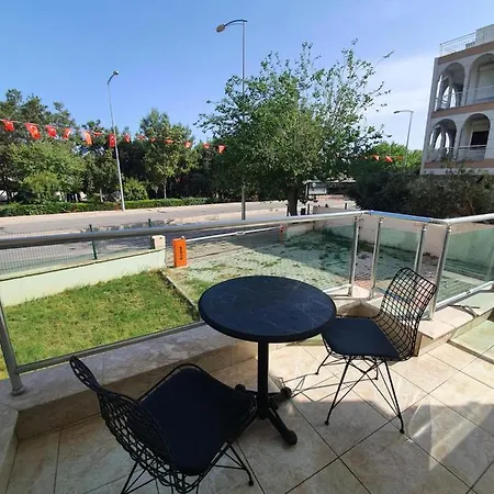 דירה House By The