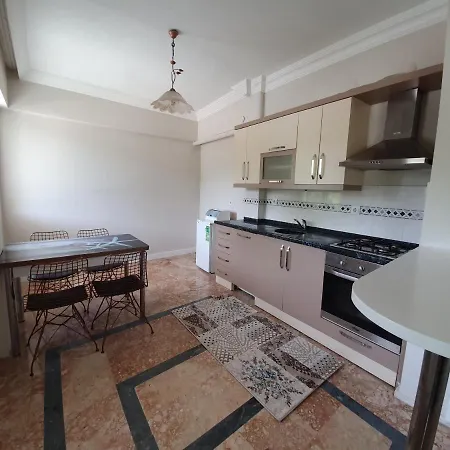 House By The דירה *
